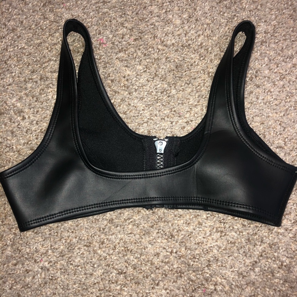 Hoaka 🖤 black faux leather zip up swim top - Picture 2 of 3